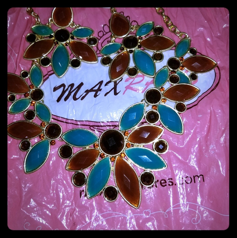 Miss C Earrings and necklace set